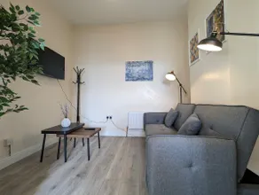 Modern Apartment Near Manchester City Centre - Image 2