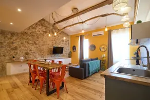 Unique charm · Air conditioning · 6 people in the heart of Carcassonne - Image 2