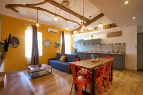 Unique charm · Air conditioning · 6 people in the heart of Carcassonne - Image 4