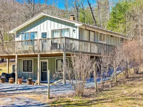 Peaceful 3BR Escape With National Forest Access - Image 4