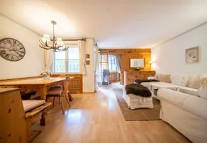 Chasa Valluns - 5302: Spacious 3.5 room apartment - Image 4