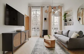 A Modern 1-Bedroom - Opera - Image 2