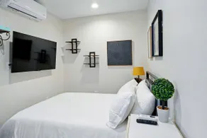 Murray Hill Gem w/ Kitchen, AC & Self Check-In - Image 2