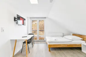 3 Bedrooms | Single Beds | Parking | Kitchen - Image 5