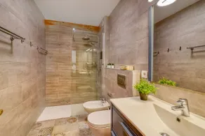 Oceanview Retreat 100m to Beach with Sunset Terrace and Ensuite - Image 5