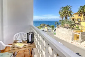 Oceanview Retreat 100m to Beach with Sunset Terrace and Ensuite - Image 3