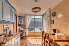 Oceanview Retreat 100m to Beach with Sunset Terrace and Ensuite - Image 4