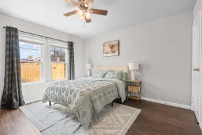 Bright Fort Worth 1BR with parking - Image 2