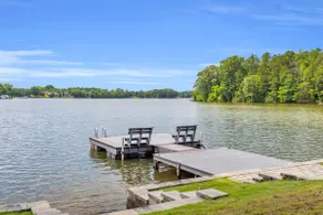 3/2 Lake Front - Hot Tub - 2 King Beds - Sleeps 8 - Image 3