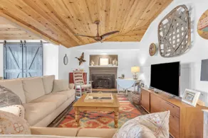 3/2 Lake Front - Hot Tub - 2 King Beds - Sleeps 8 - Image 5