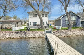 Rockn Reel on East Lake Okoboji - Image 3