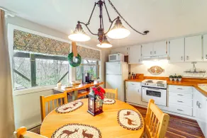 Hike, Sip & Stay Awhile! Sugar Mountain Getaway - Image 2