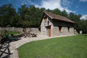 Country house in the mountains with garden and barbecue - Image 2