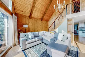 Views, Trails, and Comfort in Mad River Valley - Image 5