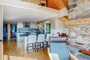 Views, Trails, and Comfort in Mad River Valley - Image 2