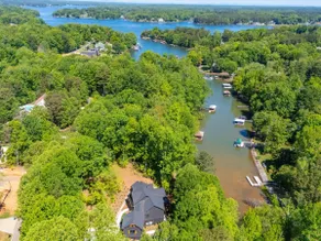 Luxe Lakefront Escape—Pool—Hot Tub—Poker—Fire Pit! - Image 5
