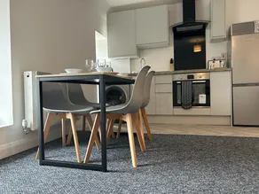 Modern 1-BR Apt 30 w/ Parking & AC, Town Centre - Image 3