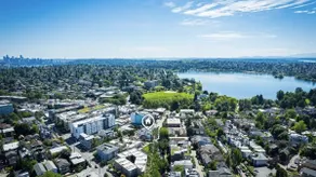 Modern Townhome with Rooftop Deck, Walk to Greenlake - Image 5
