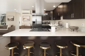 Modern Townhome with Rooftop Deck, Walk to Greenlake - Image 4