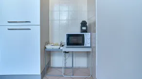 App 19 Elegante Mansarda con Terrazzo e Parcheggio - Image 4