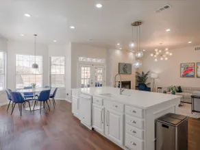 Glamorous Mansion w Private Pool and Cinema Room - Image 3