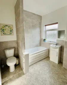 Residence-Premium-Private Bathroom-Street View - Image 4