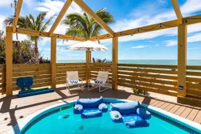 Gulf-Front w/ Heated Pool, Hot Tub & Golf Carts - Image 4