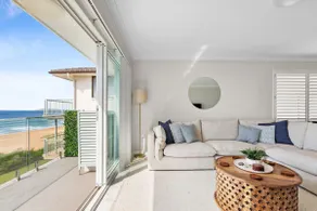 Lume on the Shore - A Stylish Oceanfront Getaway - Image 5