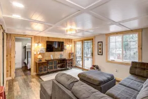 Lake Holcombe Waterfront Escape w/hot tub - Image 4