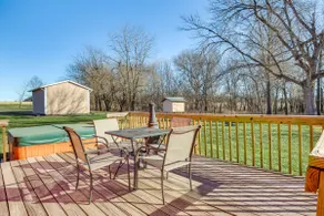'red Barn Getaway' Chillicothe Countryside Home - Image 2