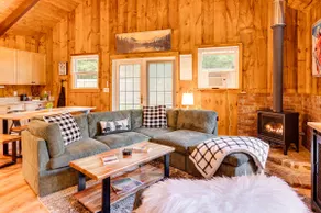 2 Mi to Conway: Cozy Cabin w/ Grill & Yard! - Image 5