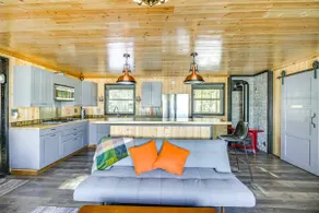 Lakefront Cabin on Lake Vermilion w/ Large Dock - Image 5