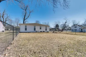 Mins to Local Attractions: Pet Friendly w/ Yard! - Image 4
