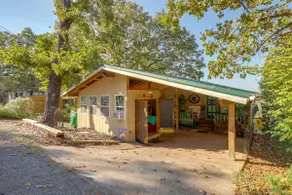 'the Treehouse' in Cherokee Village: Deck & Views - Image 4