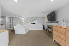 3BR 2BA Ballard Blue, Seattle - Image 4