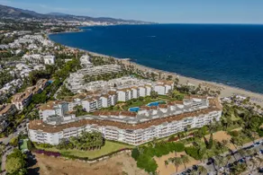 New Renovated Front Line Beach Playa Rocio Puerto Banus - Image 3