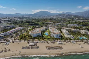 New Renovated Front Line Beach Playa Rocio Puerto Banus - Image 2