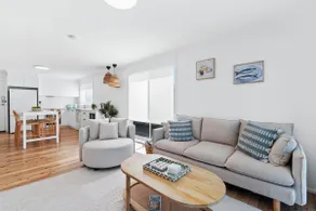 Stylish Retreat, Walk to Beach | Pat’s Place - Image 5