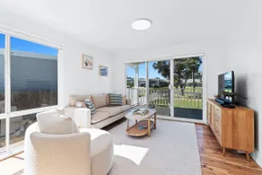 Stylish Retreat, Walk to Beach | Pat’s Place - Image 2