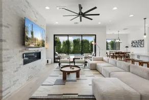 Heated Pool | Luxury Mansion | Downtown Phoeni - Image 2