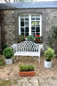Historic Surrey Hills Cottage 30 mins from London - Image 2