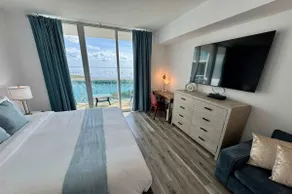 Balcony Ocean Views | Pool, Gym, Wi-Fi & Parking - Image 5