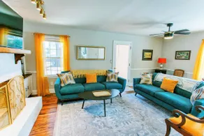 Yesterday in the Quay Walk Downtown 1950s 3BR/BA - Image 4