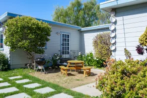1950's Surf Shack - 6 min walk to beach! - Image 2