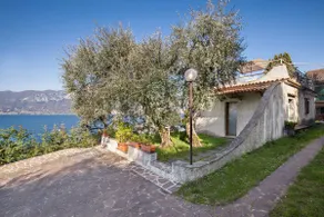 Villa Cesarina-Total lake view - Image 5