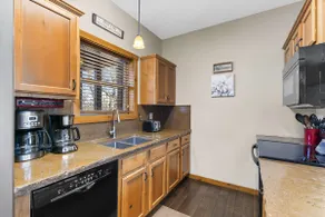 Serenity Oaks Stay for 16! - Image 3