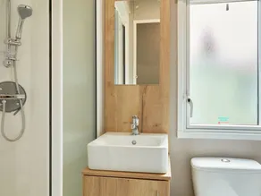 Billing Aquadrome Silver 3 Bed Caravan GP53 - Image 5
