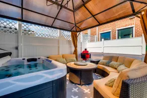 1 Mi to Dtwn: Hot Tub Haven in Richmond! - Image 2