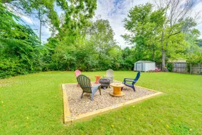 4 Mi to Dtwn: Dog-friendly Fayetteville Home - Image 2