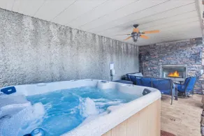 Porto Cima | Lakefront w Pool Access | Game Room - Image 4